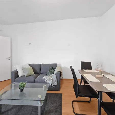 Central View 2br For 4 דירה
